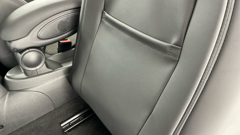 MINI Hatchback 135kW Cooper S Level 2 33kWh 3dr Auto Electric Hatchback